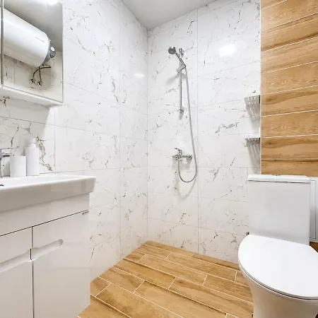 1br Golden Urban Hive With Parking Apartament *