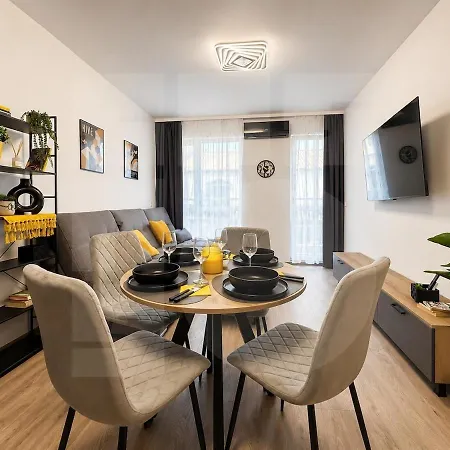 1br Golden Urban Hive With Parking * Warna