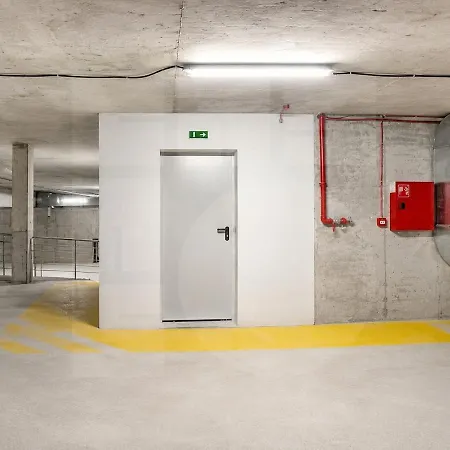 1br Golden Urban Hive With Parking Apartament *